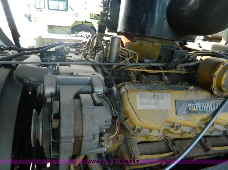 image for item AZ9175 1990 Ford C8000 catering truck