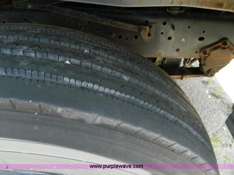 image for item AZ9175 1990 Ford C8000 catering truck