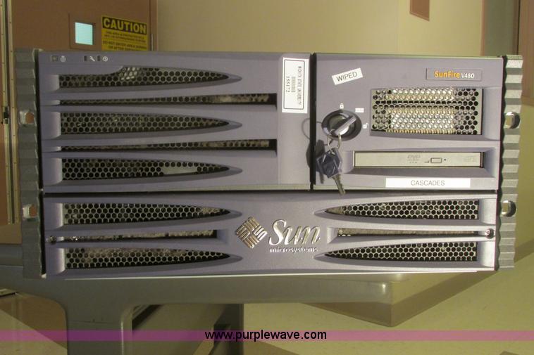 image for item AZ9681 Sun Sunfire V480 rack mount server