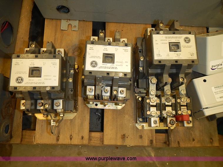 image for item AZ9845 Assorted equipment