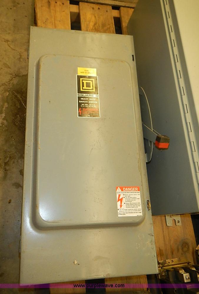 image for item AZ9845 Assorted equipment