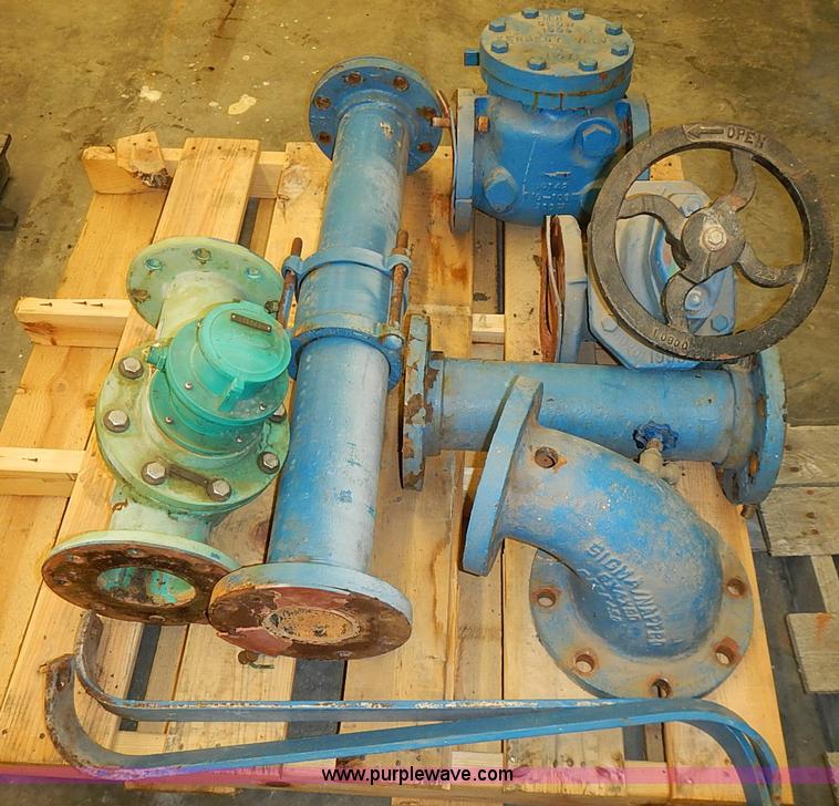 image for item AZ9846 Assorted equipment