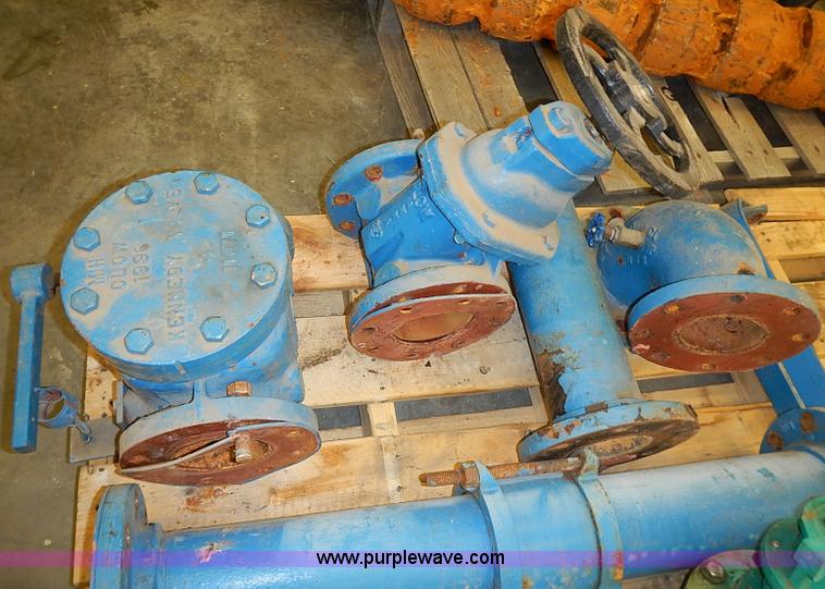 image for item AZ9846 Assorted equipment