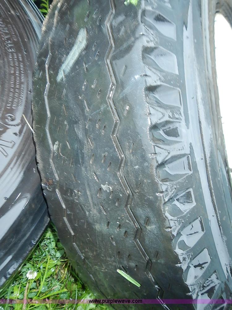image for item AZ9852 (7) assorted used tires