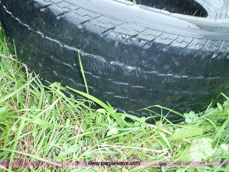 image for item AZ9852 (7) assorted used tires