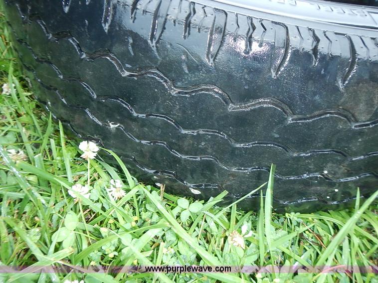 image for item AZ9852 (7) assorted used tires