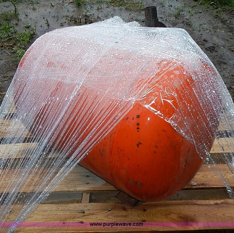 image for item AZ9856 40 gallon frame mount propane truck tank