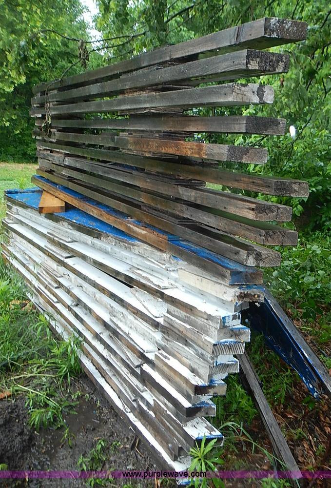 image for item AZ9857 (22) assorted wood trusses