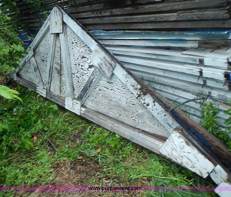 image for item AZ9857 (22) assorted wood trusses