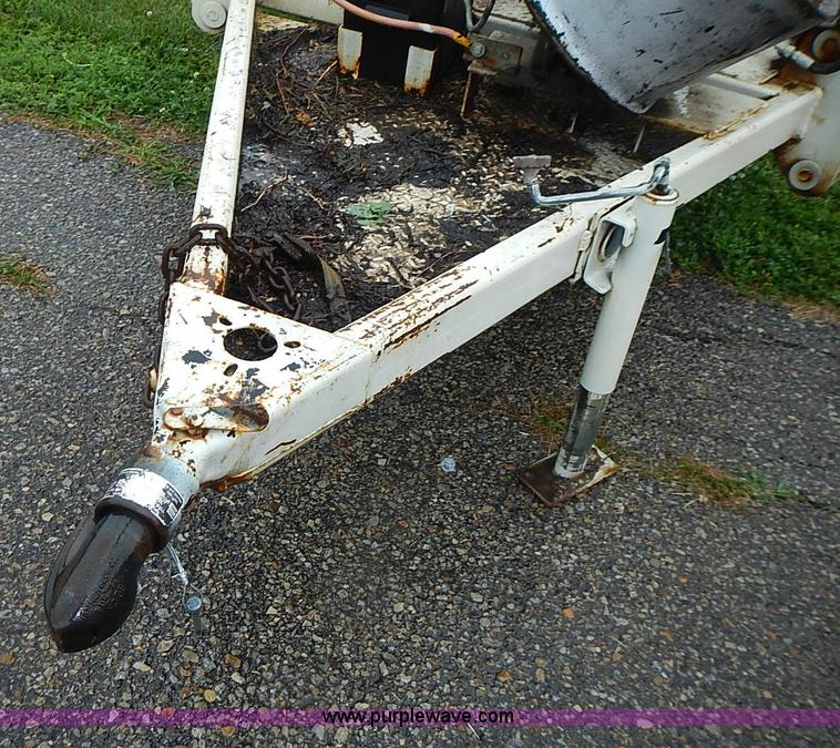 image for item AZ9859 Versa Lift tow behind man lift