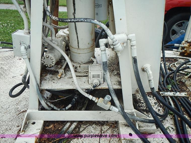 image for item AZ9859 Versa Lift tow behind man lift