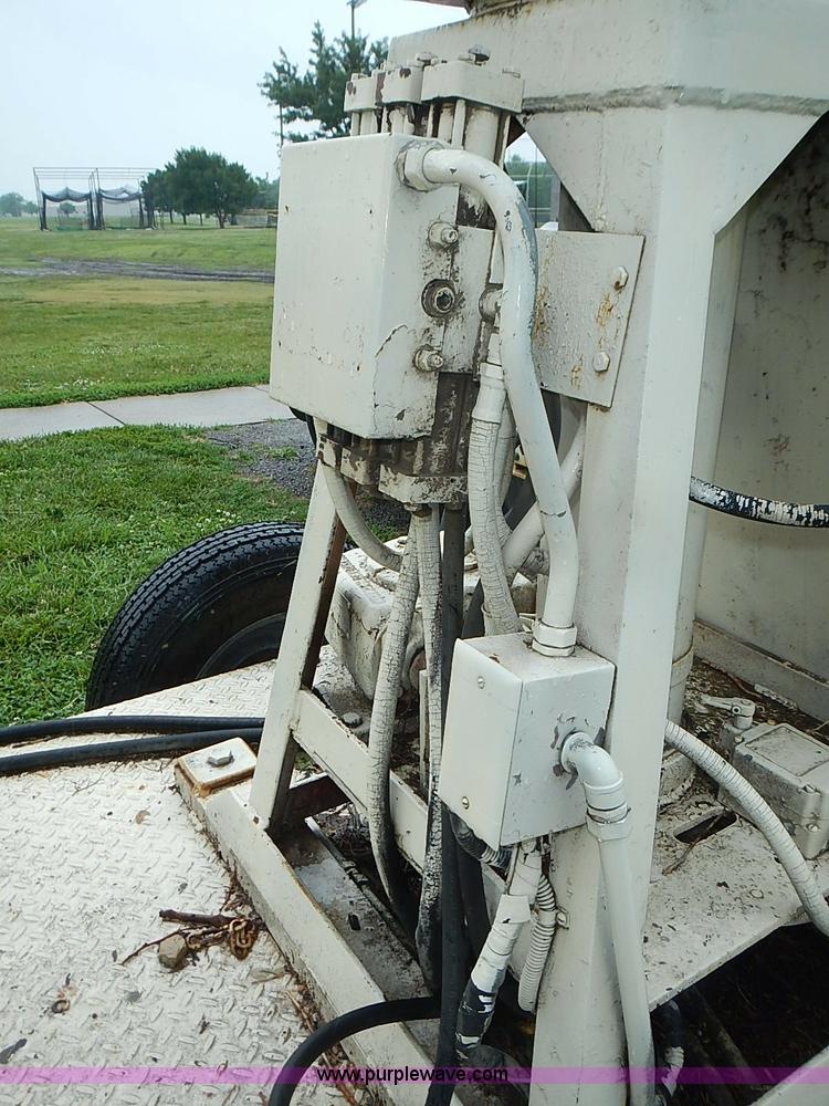 image for item AZ9859 Versa Lift tow behind man lift