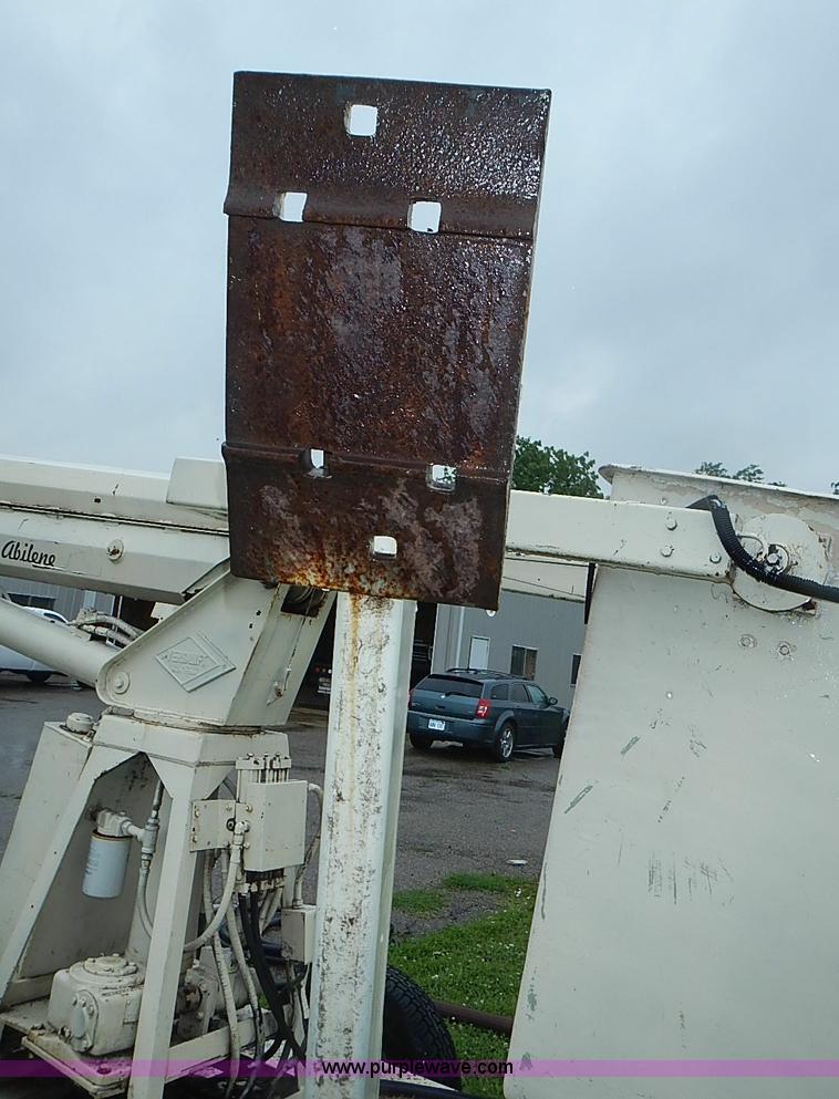 image for item AZ9859 Versa Lift tow behind man lift