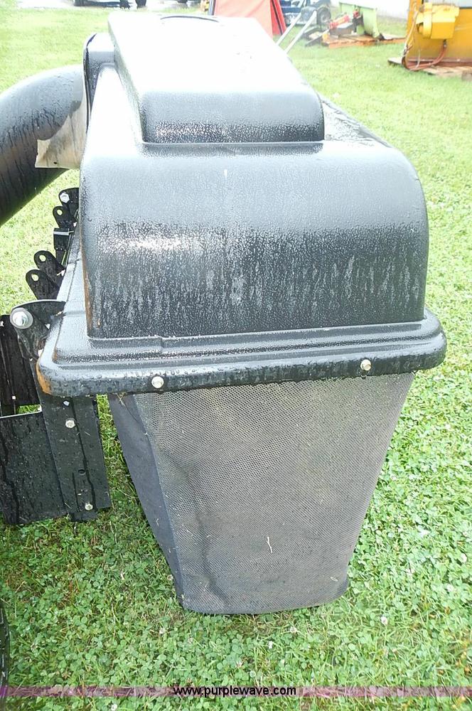 image for item AZ9862 2006 Cub Cadet 2500 series lawn mower