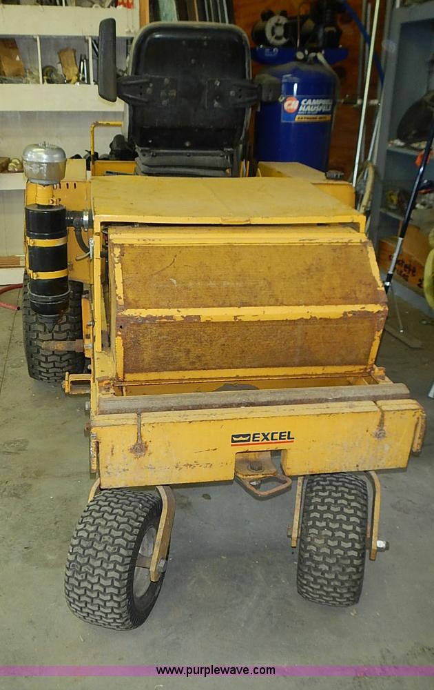 image for item AZ9865 Excel 4300 Hustler lawn mower