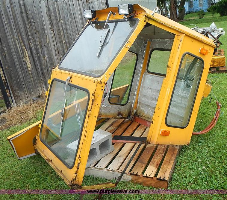 image for item AZ9865 Excel 4300 Hustler lawn mower