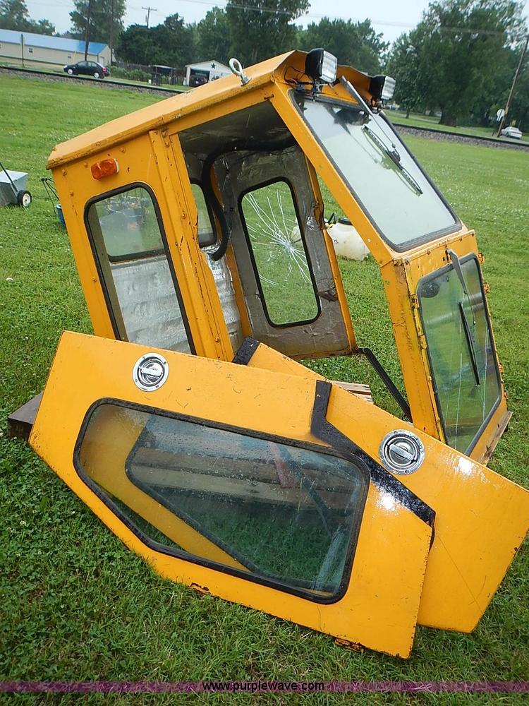 image for item AZ9865 Excel 4300 Hustler lawn mower