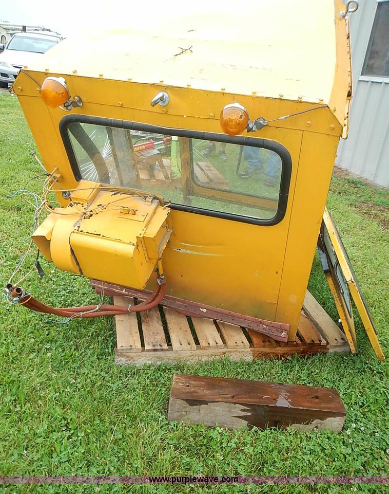 image for item AZ9865 Excel 4300 Hustler lawn mower