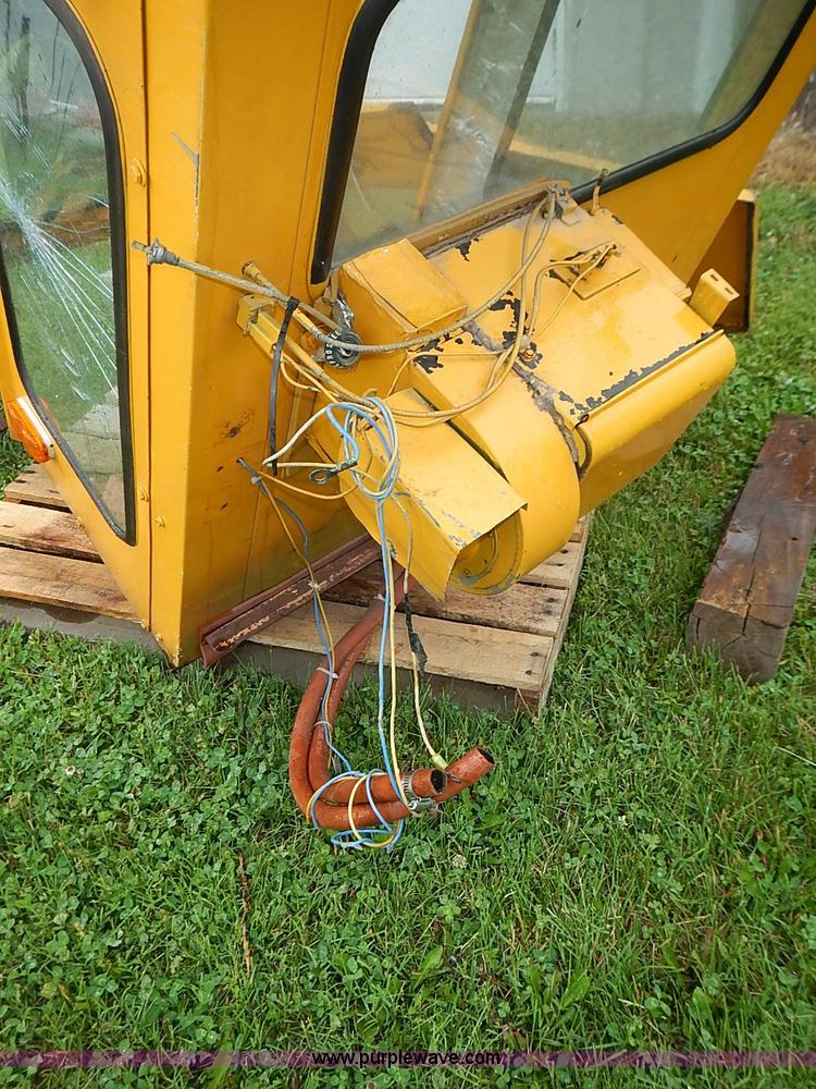 image for item AZ9865 Excel 4300 Hustler lawn mower