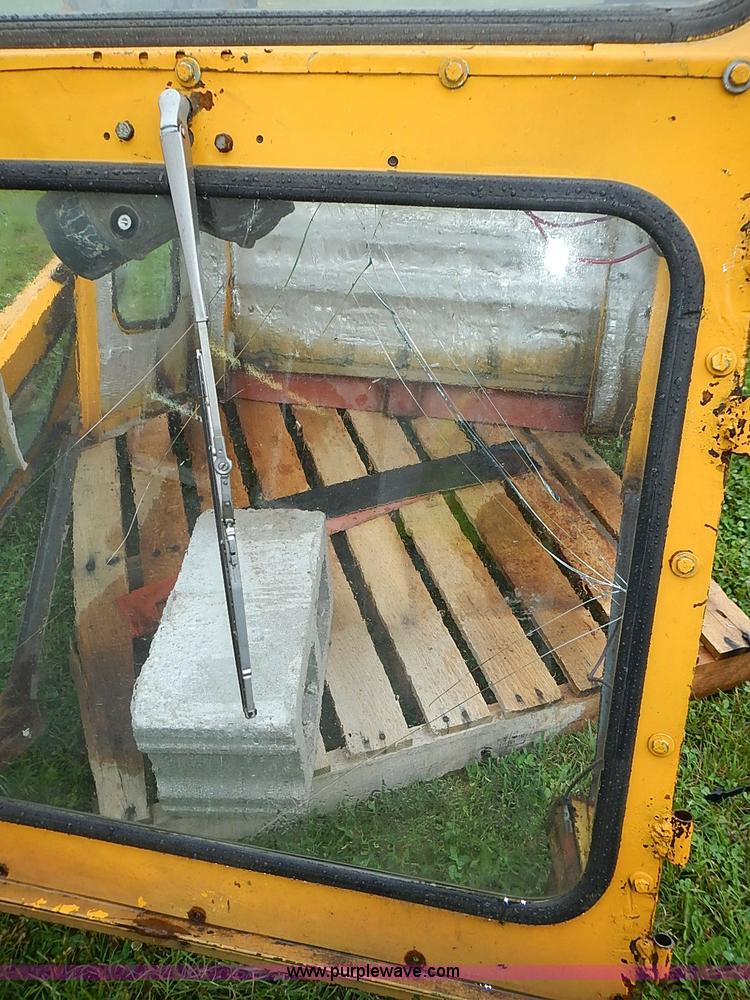 image for item AZ9865 Excel 4300 Hustler lawn mower