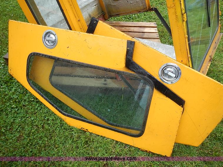 image for item AZ9865 Excel 4300 Hustler lawn mower