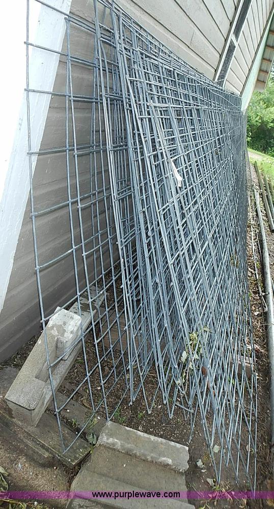 image for item AZ9867 Approximately 25 cattle panels