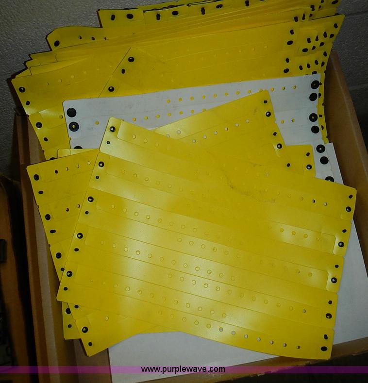 image for item AZ9873 Assorted items