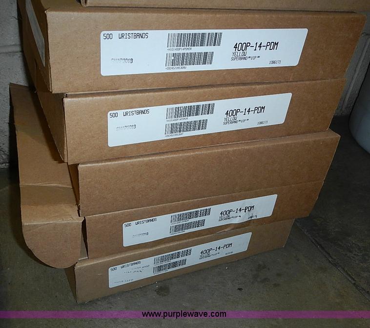 image for item AZ9873 Assorted items