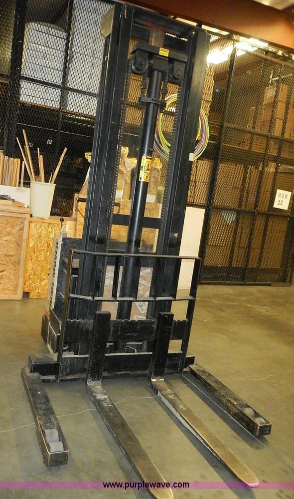 image for item AZ9874 Primo Mover electric forklift