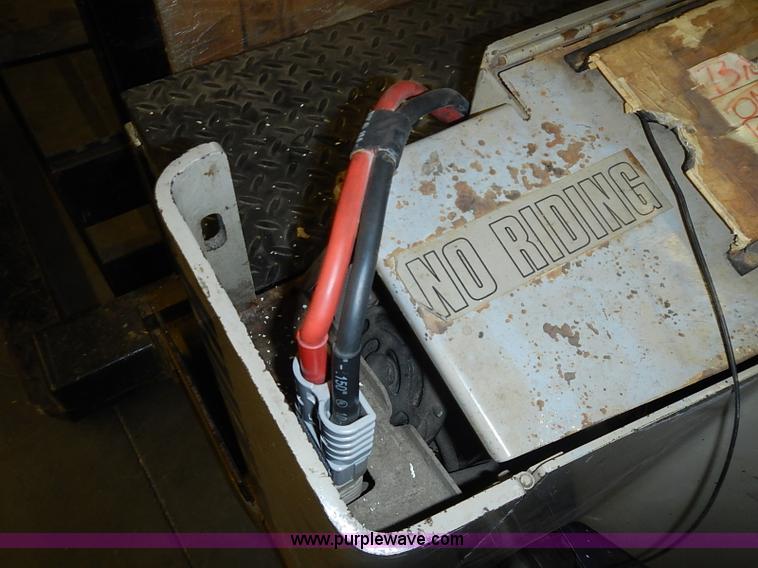 image for item AZ9874 Primo Mover electric forklift