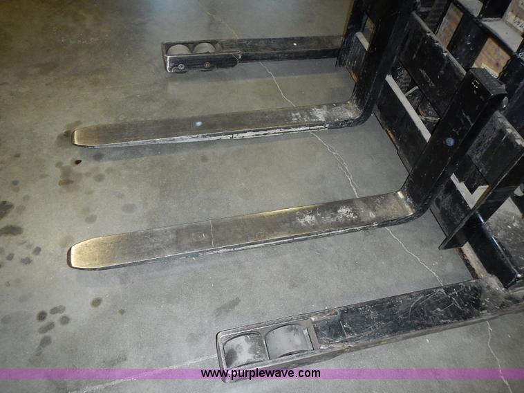 image for item AZ9874 Primo Mover electric forklift