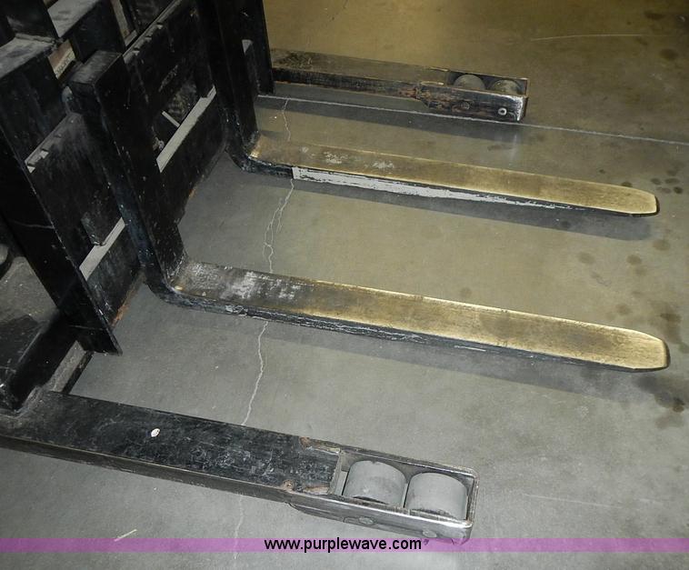 image for item AZ9874 Primo Mover electric forklift