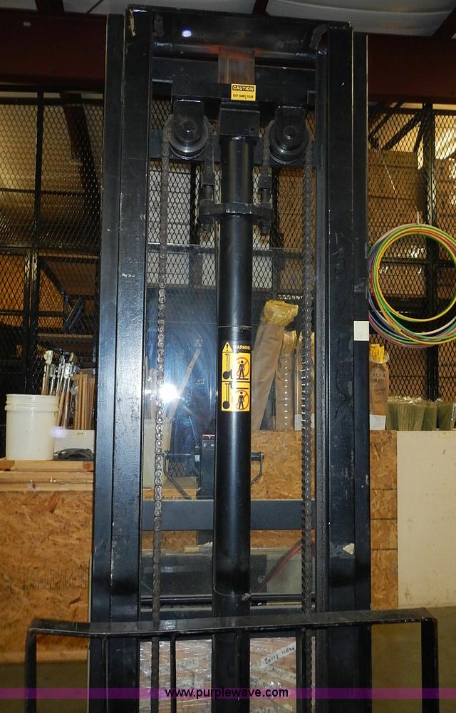 image for item AZ9874 Primo Mover electric forklift