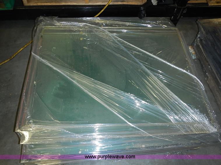image for item AZ9875 Assorted window glass