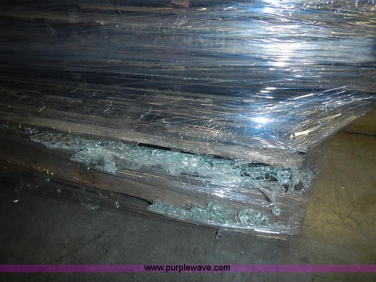 image for item AZ9875 Assorted window glass