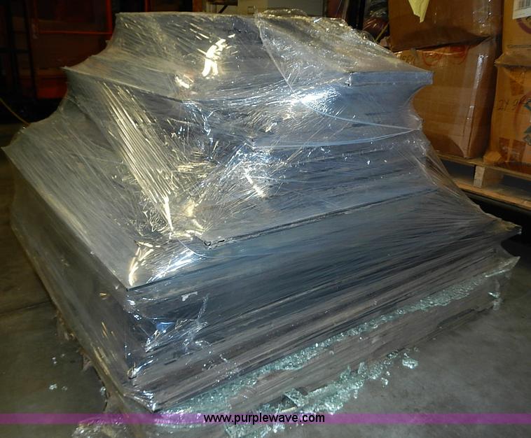 image for item AZ9875 Assorted window glass