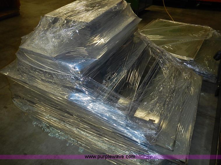 image for item AZ9875 Assorted window glass