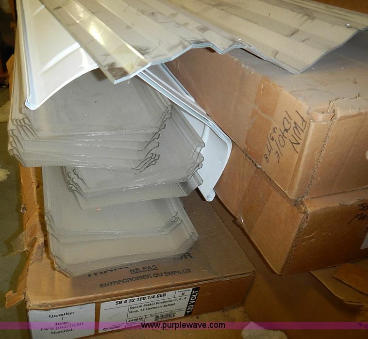 image for item AZ9876 Assorted lighting components