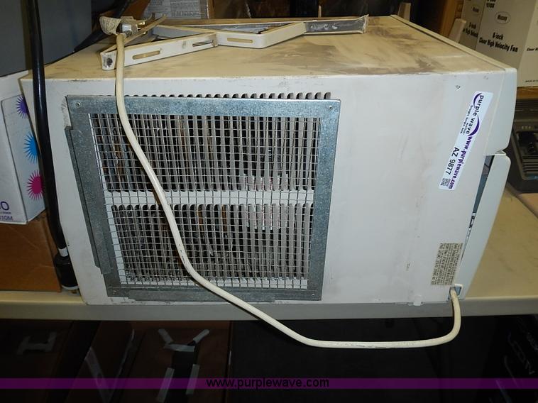 image for item AZ9877 Friedrich SS16L30-E window air conditioner