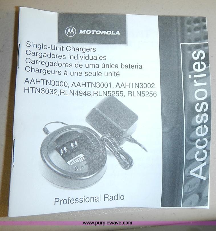 image for item AZ9878 (32) Motorola radio chargers