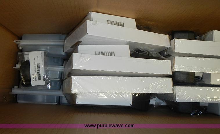 image for item AZ9878 (32) Motorola radio chargers