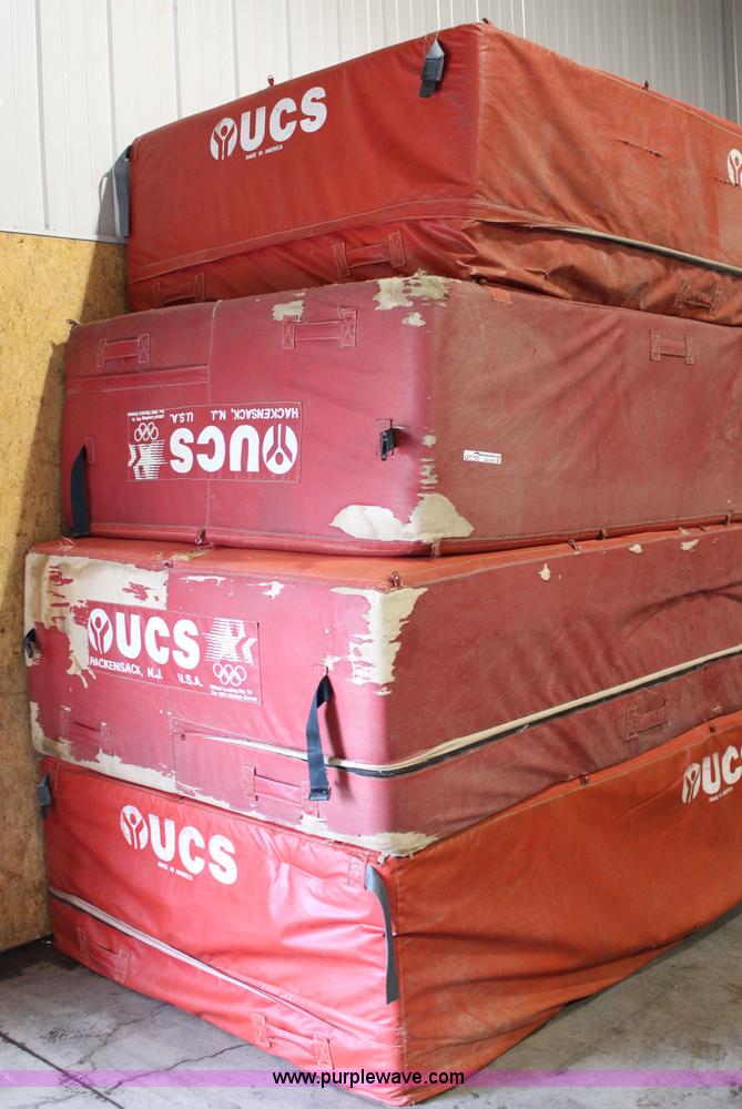 image for item BA9242 High jump mats with jump mat