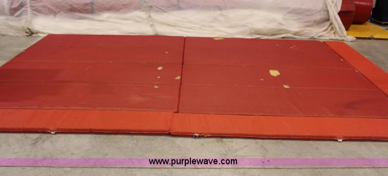 image for item BA9242 High jump mats with jump mat
