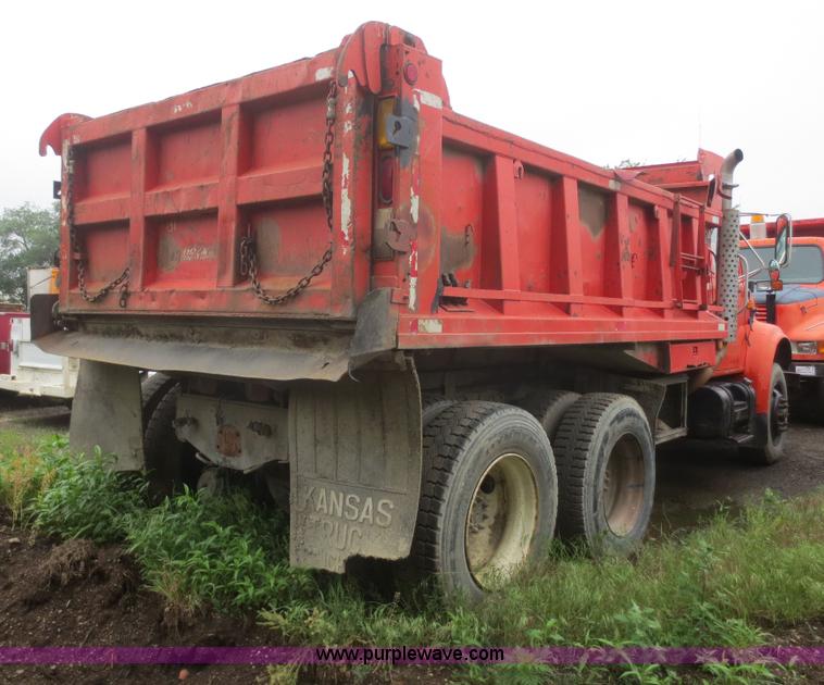 image for item D2066 1991 International 4900 dump truck