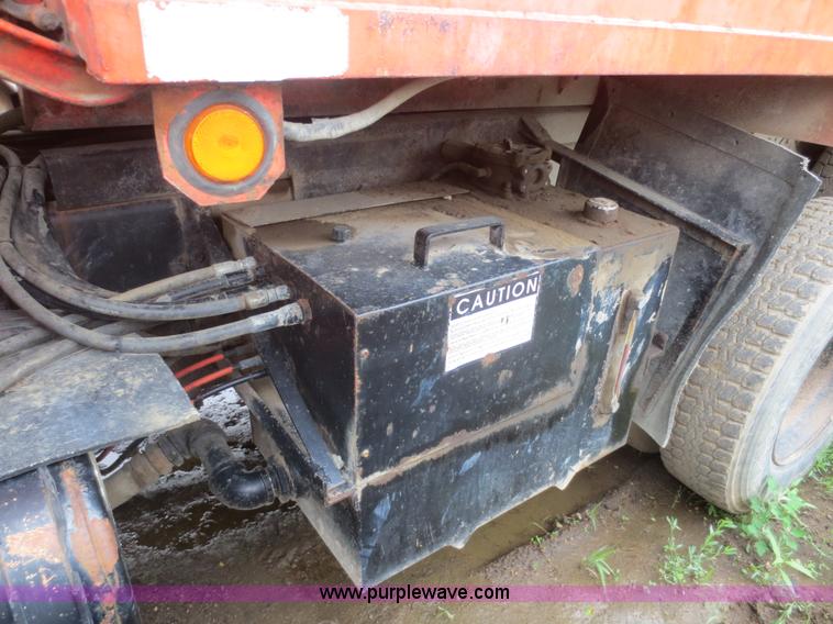 image for item D2066 1991 International 4900 dump truck