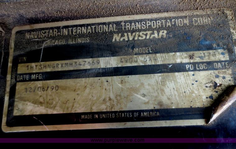 image for item D2066 1991 International 4900 dump truck