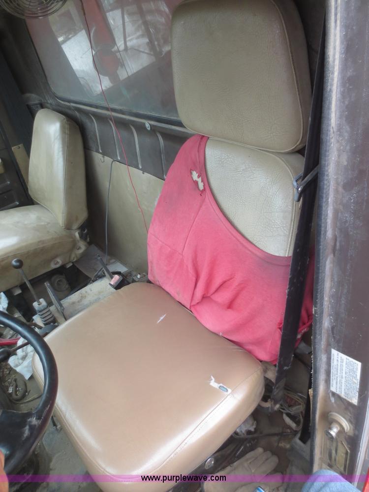 image for item D2066 1991 International 4900 dump truck