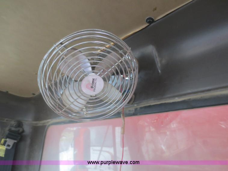 image for item D2066 1991 International 4900 dump truck