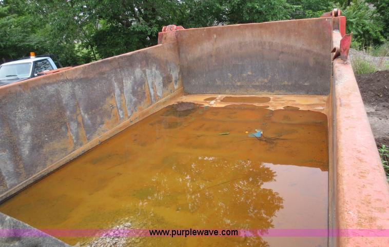 image for item D2066 1991 International 4900 dump truck