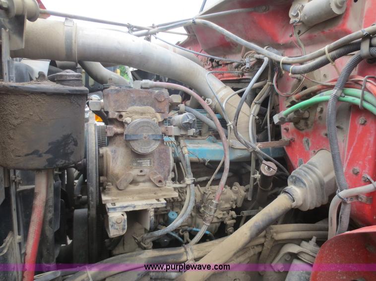 image for item D2068 1991 International 4900 dump truck